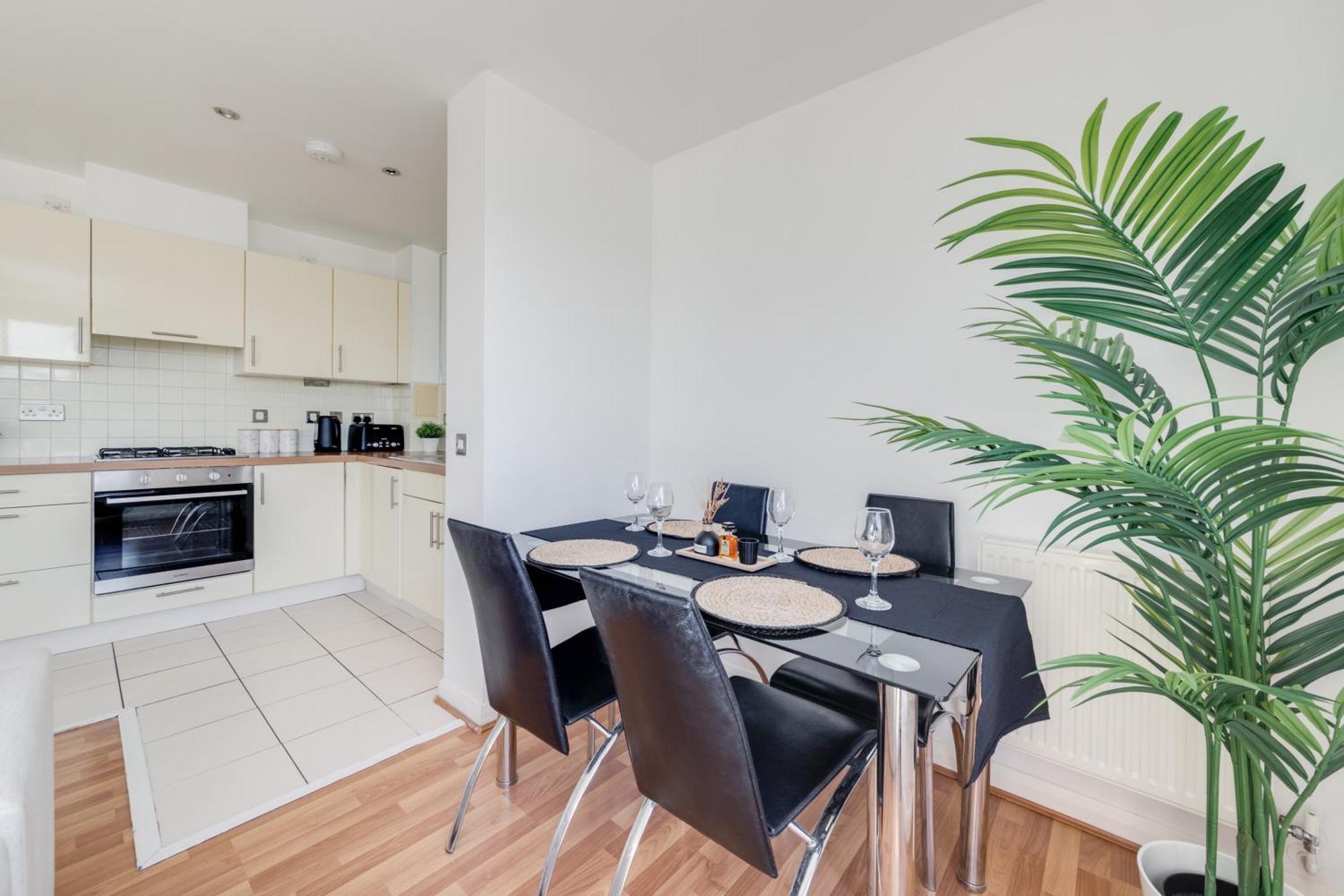 Large 3 Bedroom - Large Terrace With Sunset Views London